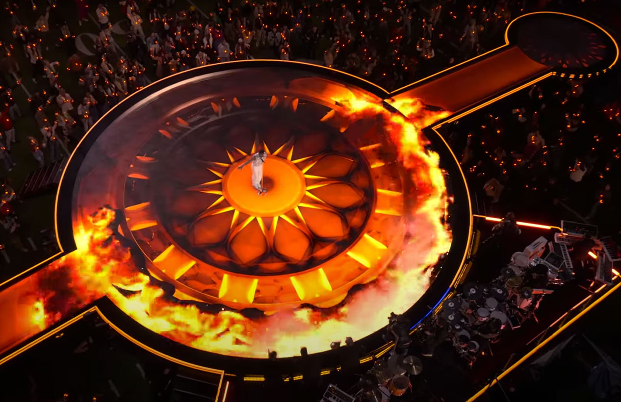 YESTECHTopMGDanceFloorSupportstheSuperBowlLVIIIHalftimeShow